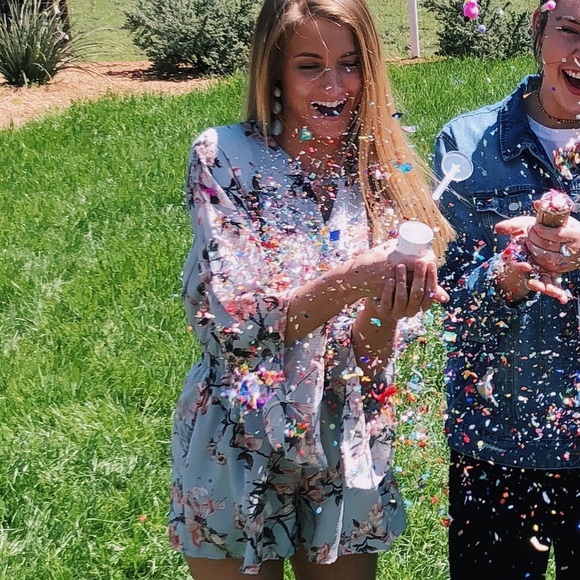 SPRING FLORAL ROMPER🌟💕💓 - Picture 2 of 8